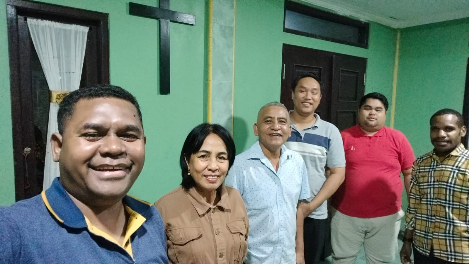 Kunjungan ke rumah orang tua sdri. Tirsa di Kupang (4 orang).